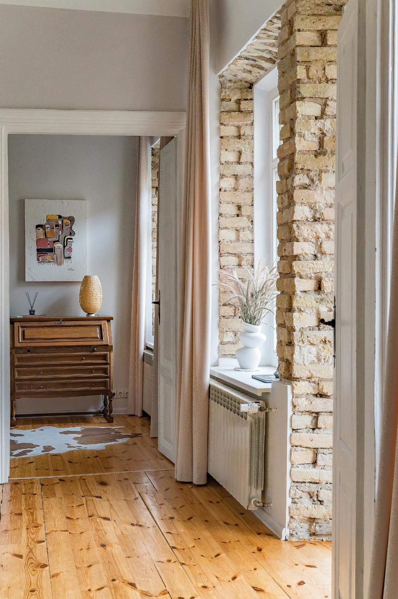 Next To Cathedral Square, Stylish 2bd Gem, Skapo St *