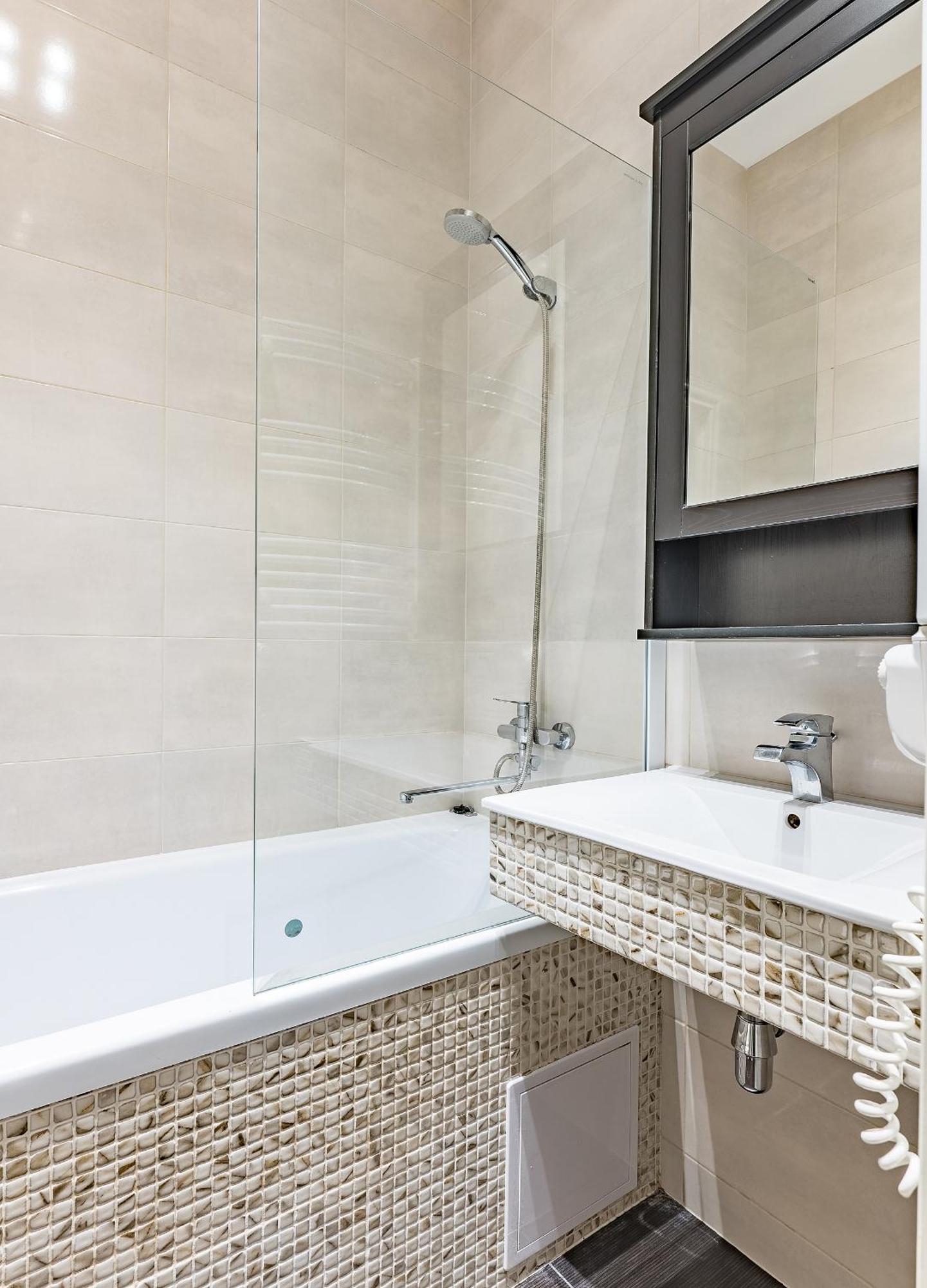 Butas Next To Cathedral Square, Stylish 2bd Gem, Skapo St
