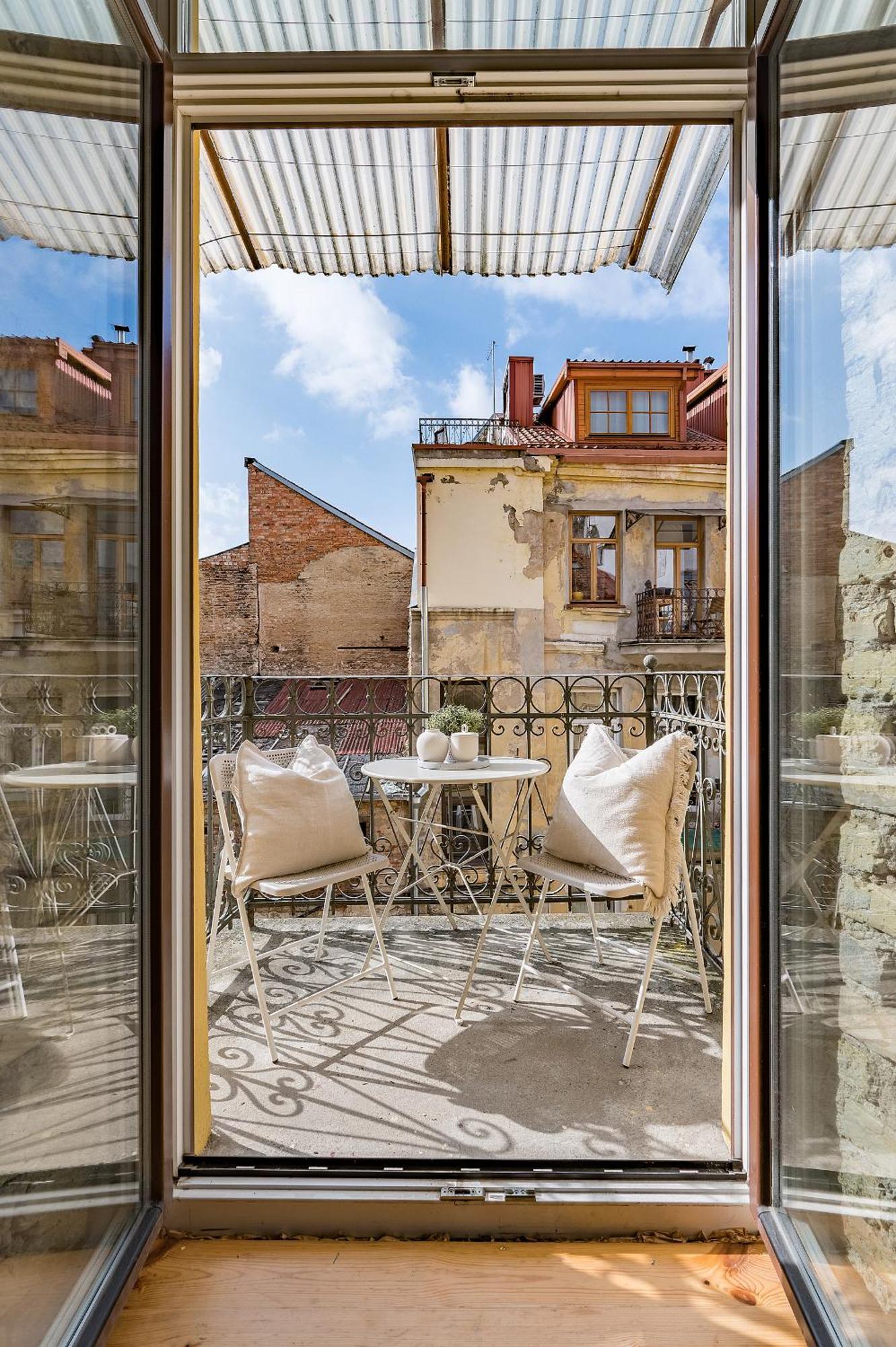 Next To Cathedral Square, Stylish 2bd Gem, Skapo St Butas *